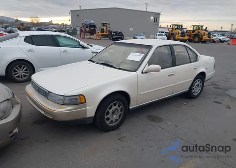 1992 Nissan Maxima z USA, uszkodzony, nr VIN JNHJ01F9NT025295